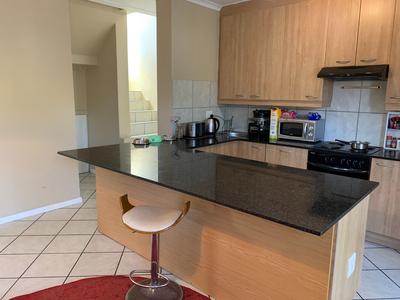 Townhouse For Rent in Parklands, Cape Town