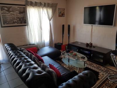 Duplex For Rent in Parklands, Cape Town